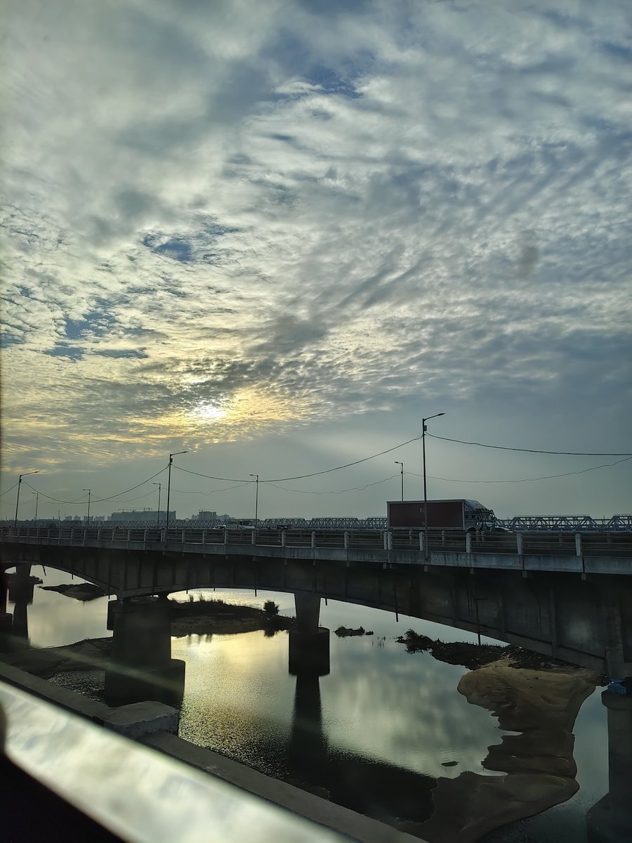 MisManisha2's tweet photo. "Water is just a mirror for the sun’s masterpiece."
#Goldenripples https://t.co/vs85fkpkkb