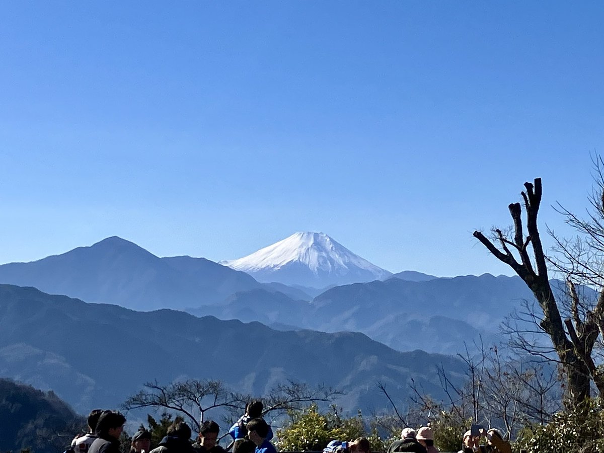 今日のぴかぴか富士山🏔️東京の冬、年々暖かくなってずっと春先のようなお天気。
