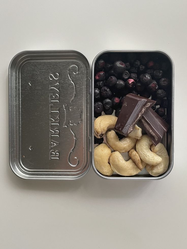 kafkaesquue's tweet image. 