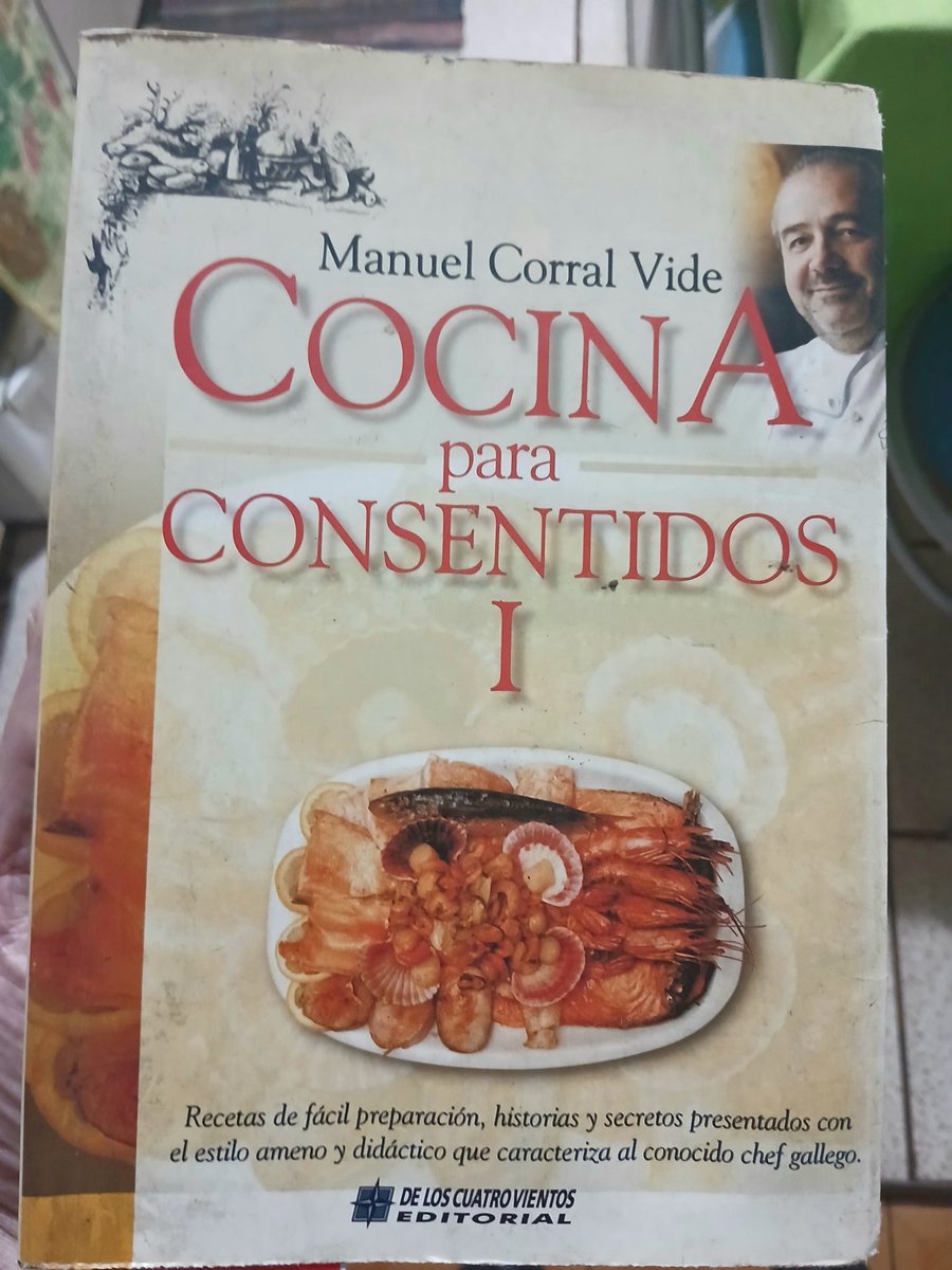 En el inicio de nuestra temporada 23, comparto portada de libro editado ( 2004) con las recetas de los primeros programas.
CONSENTIDOS. Sàbados de 10 a 11hs, AM830 Radio del Pueblo ( radiodelpueblo.com.ar)
#cocina #música #historias