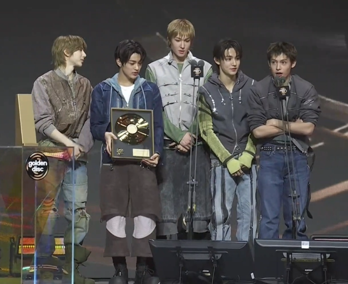 AboutMusicYT's tweet image. CORTIS accepts Rookie Artist of the Year award at the Golden Disc Awards today.