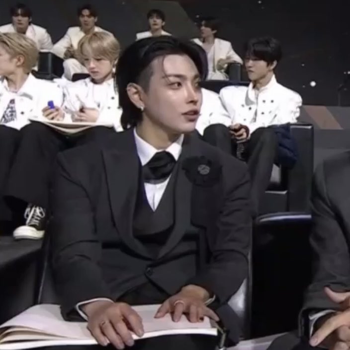 mingititis's tweet image. hongjoooooooooooooooooong