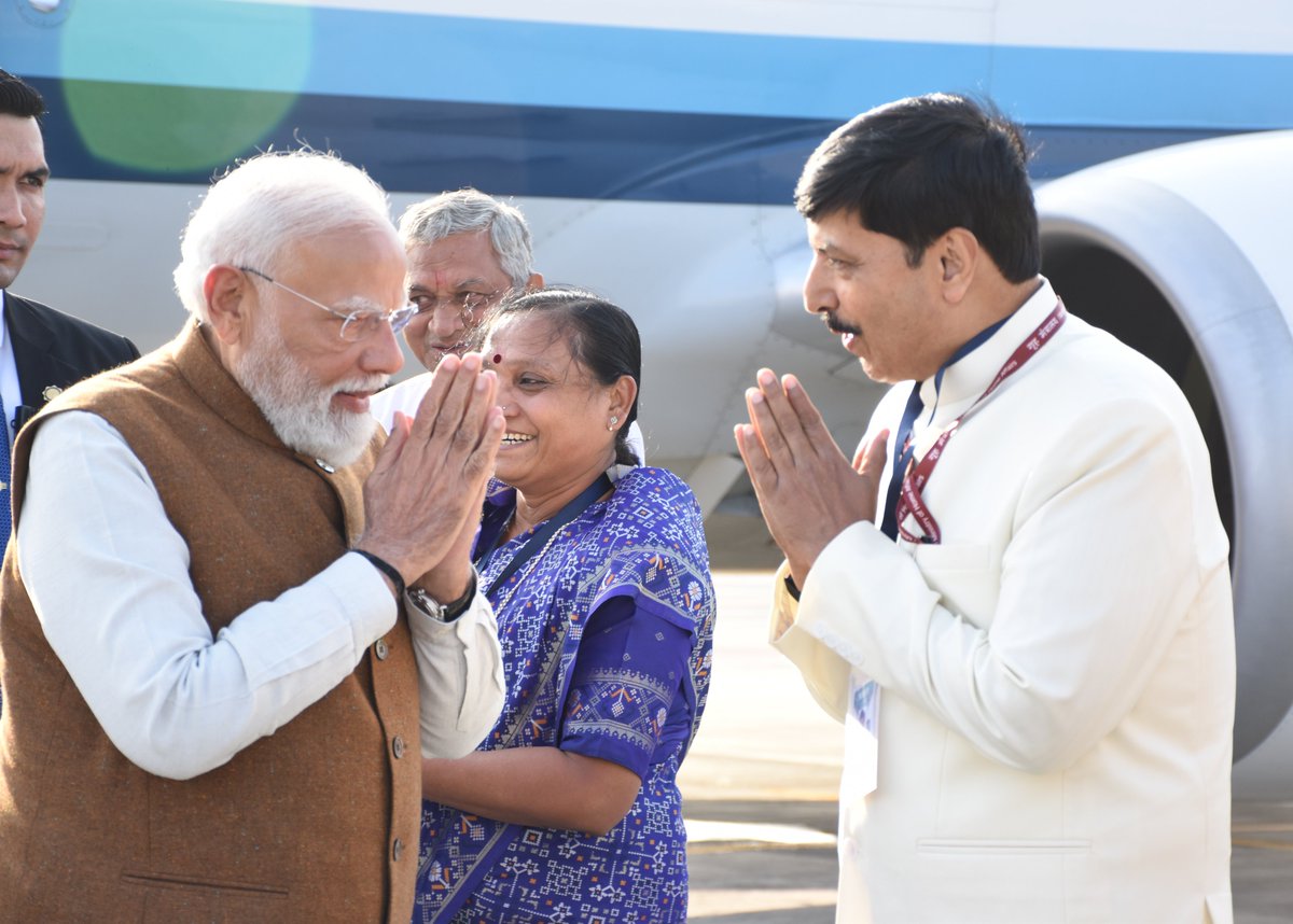 રાજકોટ ઇન્ટરનેશનલ એરપોર્ટ પર વડાપ્રધાનશ્રી નરેન્દ્રભાઈ મોદીનું ઉષ્માભર્યું સ્વાગત,સોમનાથ મહાદેવના સાનિધ્યમાં સ્વાભિમાન પર્વની ઉજવણીમાં વડાપ્રધાનશ્રી સહભાગી થશે #SomnathSwabhimanParv <a href="/Somnath_Temple/">Shree Somnath Temple</a> 
<a href="/CMOGuj/">CMO Gujarat</a> <a href="/sanghaviharsh/">Harsh Sanghavi</a> <a href="/CollectorRjt/">Collector Rajkot</a> <a href="/InfoGujarat/">Gujarat Information</a>
<a href="/PMOIndia/">PMO India</a> <a href="/kunvarjibavalia/">Kunvarji Bavaliya</a>