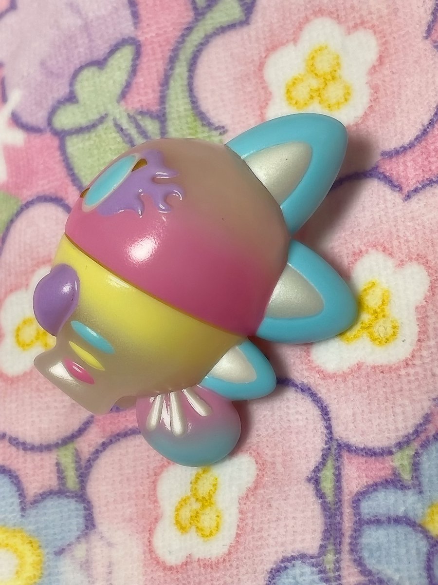 大きい子のお迎え難しいから、小さいウシマルカラーのキブナドンさんをお迎え。
VAGちゃんのちんまいサイズも良きですねぇー💕
このカラーリングのセンスは本当にすごいなぁとぐるぐる回して見てしまう…🫶✨

我が家のピンクのちんまいちゃんたちと遊ばせるぞぉー✨