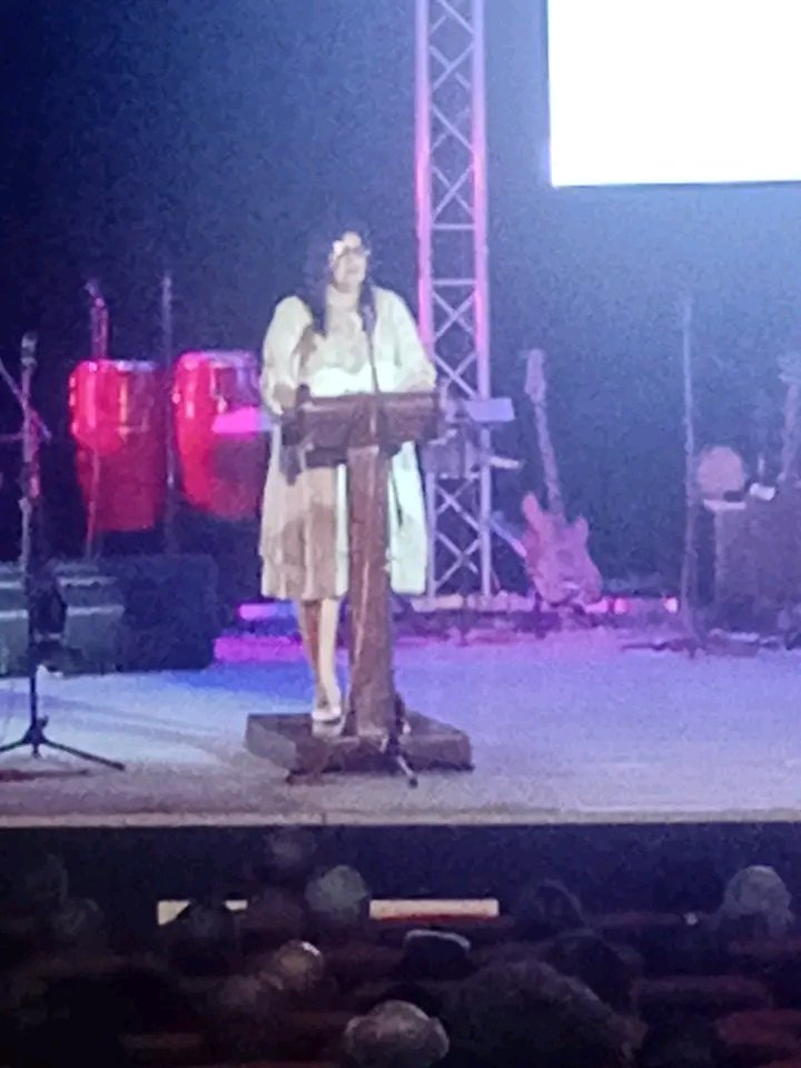 En #ArtemisaJuntosSomosMás se realizó la gala político cultural en homenaje a estos #15AñosArtemisa se otorga la distinción "La Pupila Insomne" a 15 artemiseños por su entrega, compromiso. Muchas FELICIDADES! #Bauta
<a href="/DiazCanelB/">Miguel Díaz-Canel Bermúdez</a> <a href="/DrRobertoMOjeda/">Dr. Roberto Morales Ojeda</a> <a href="/GladysArtemisa/">Gladys Martínez Verdecia</a> <a href="/RicardoArtemisa/">Ricardo Concepción Rodríguez</a>