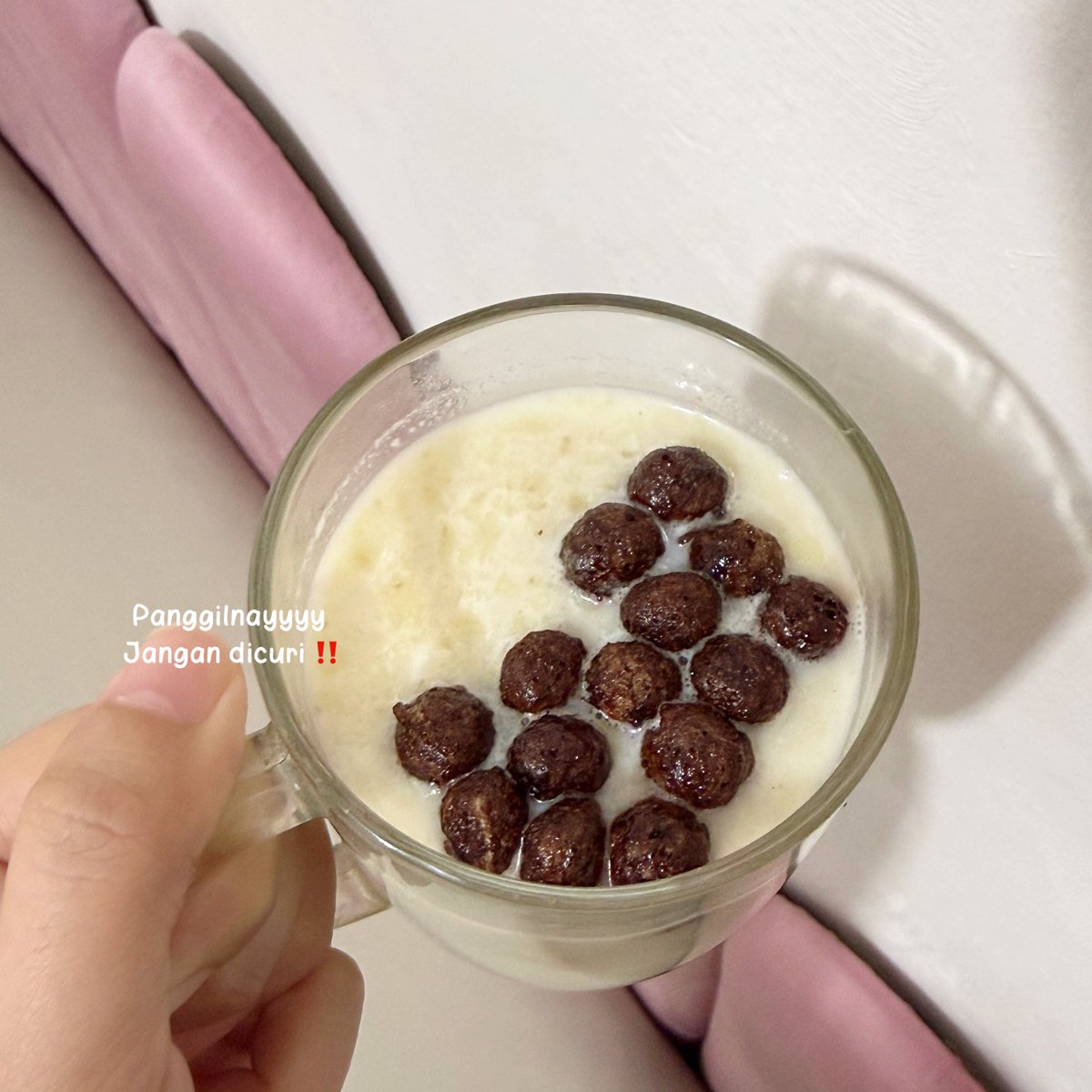 panggilnayyyy's tweet photo. Please keep ENERGEN x BENG-BENG in stock, always 😭🙏🏻

breakfast since I was little 🥣 https://t.co/dwsNSjsXLt