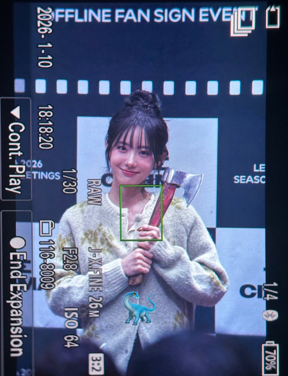 luda holding a real axe btw 🤓🪓