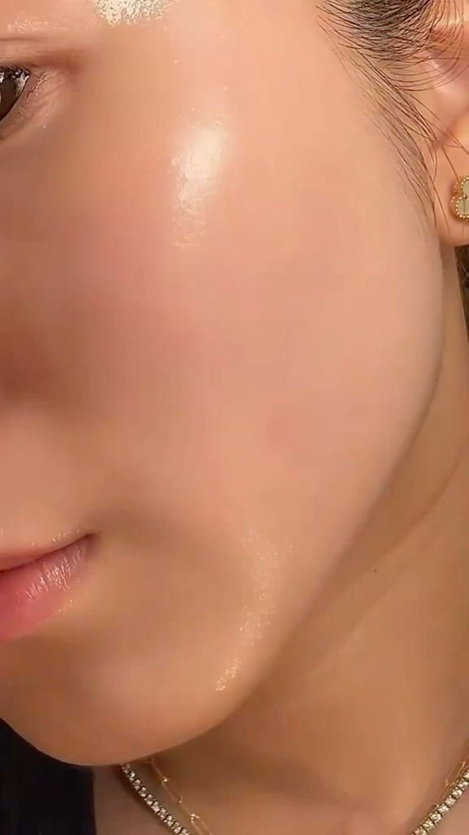 byamarachi's tweet image. manifesting a healthy glowing skin 🧘🏽‍♀️✨