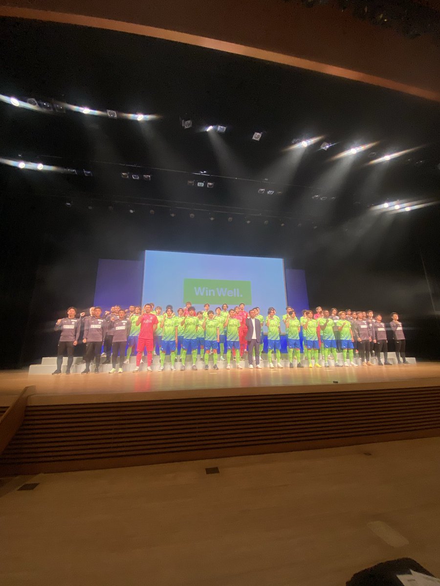 【2026新体制発表会】

明けましておめでとうございます。
本年も楽しく全力でベルマーレを応援して参ります。新体制発表会に参加してきました！全選手の紹介動画はInstagramで！

instagram.com/reel/DTVDRkEEj…

#bellmare #ベルマーレ #2026湘南新体制発表会 #えるスポーツキャスター #小泉彩花