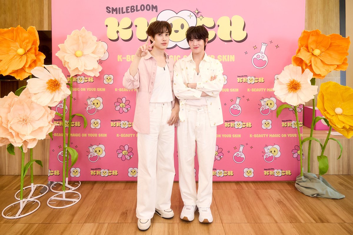 ขอบคุณ คุณ <a href="/TLE_mtm/">TLE.MTM</a> และ คุณ <a href="/firstone_wnk/">FirstOne</a> ที่มาสร้างความสุขให้กับ HAPPY TIMES LIVE ของเรา 🌸 ขอบคุณทุกๆคนที่มาทำให้วันนี้พิเศษมากๆ และหวังว่าเราจะได้พบกันอีกนะคะ 💕 

Thank you so much Khun Tle and Khun Firstone for bringing the charm and energy to our HAPPY TIMES LIVE! 💖 Huge