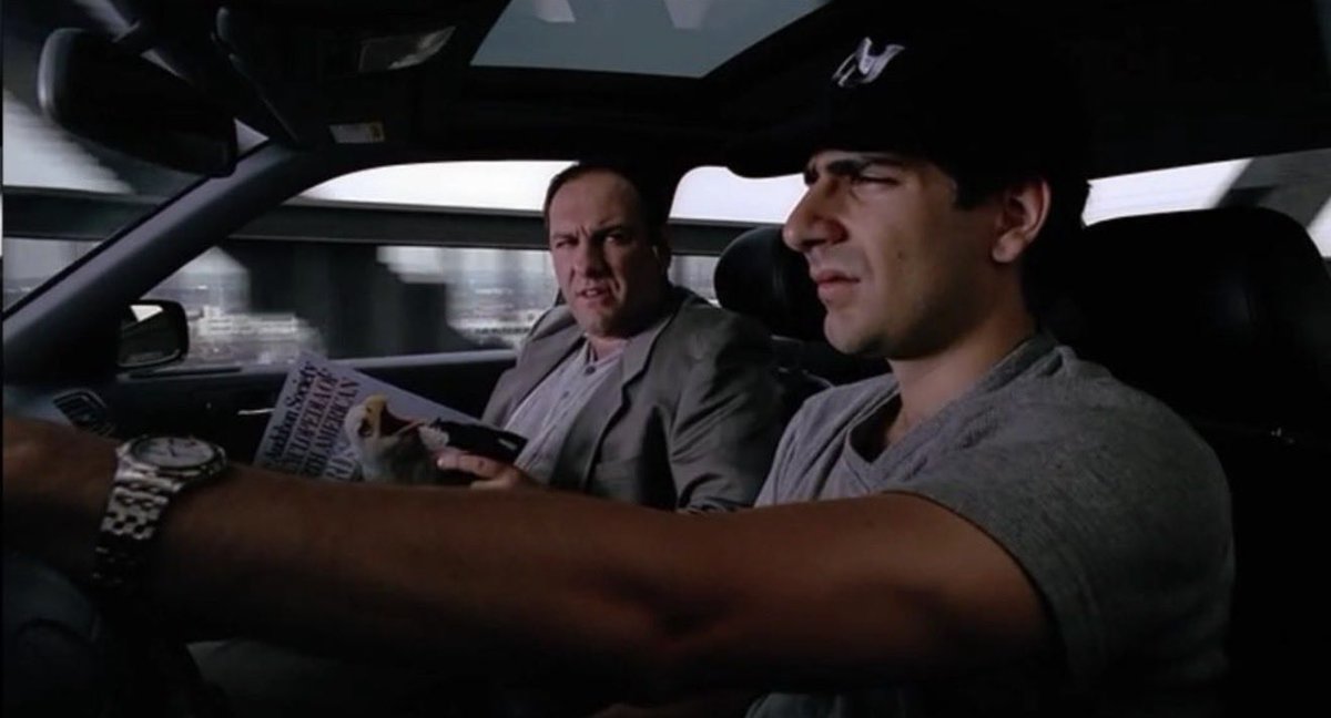 27 yıl önce bugün bir mafya babası panik atak geçirdiği için terapiye gitmeye karar verir ve televizyon tarihi değişmeye başlar…

The Sopranos başlayalı 27 yıl oldu.