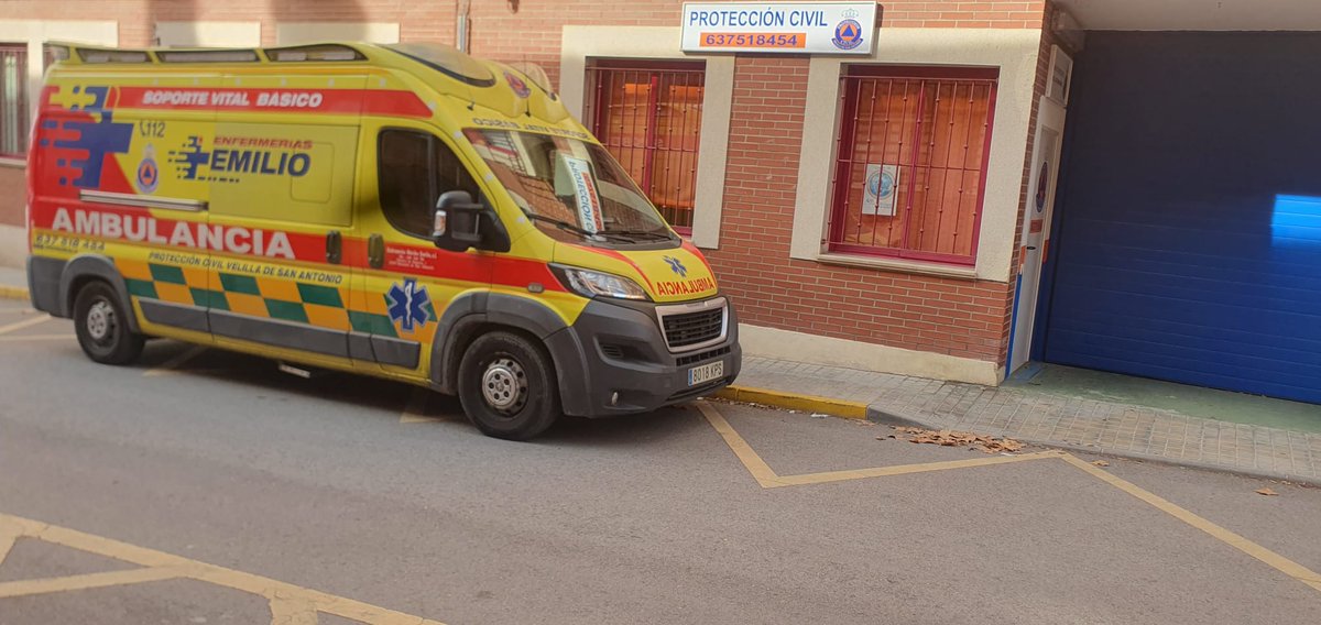 Buenos días!!
Estamos OPERATIVOS durante todo el día. 
☎️637518454/112