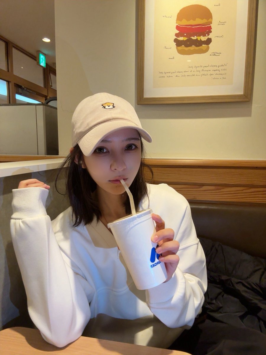 AmanDa Hong (@amanda.hong.370) • Facebook, image size:900x1200