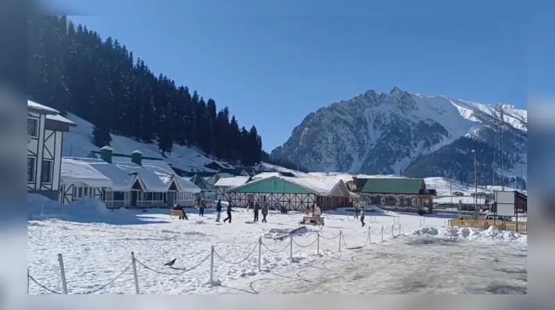 naaz_mahar's tweet image. Kashmir is alive with a new wave of #tourism! Popular destinations like #Gulmarg, #Pahalgam, and #Sonamarg are once again welcoming visitors, with fresh #snowfall turning the Valley into a stunning winter wonderland. #KashmirTourism
@HarbirSinghSuri @SrinagarGirl @MattLaemon