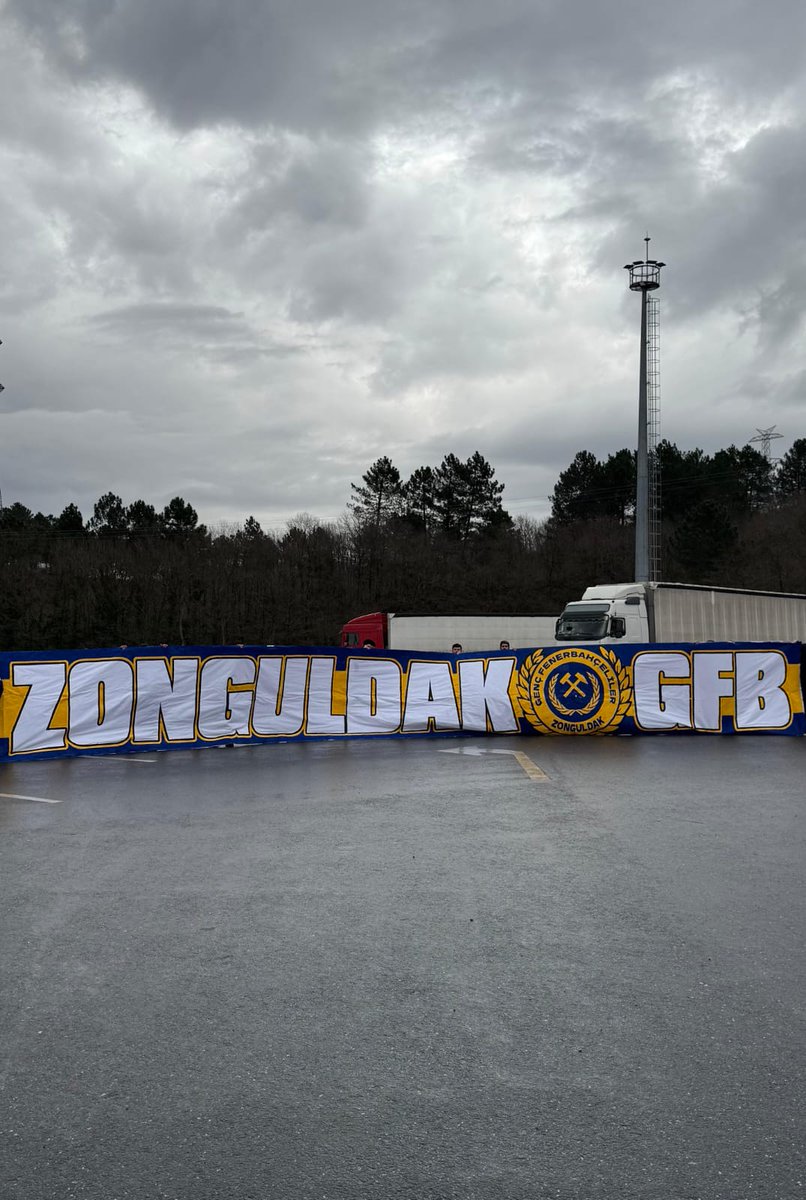 Temsilciliklerimizden Zonguldak GFB Fenerbahçemizi Galatasaray karşısında yalnız bırakmamak üzere Atatürk Olimpiyat Stadyumu yolunda.

#karadenizgfb