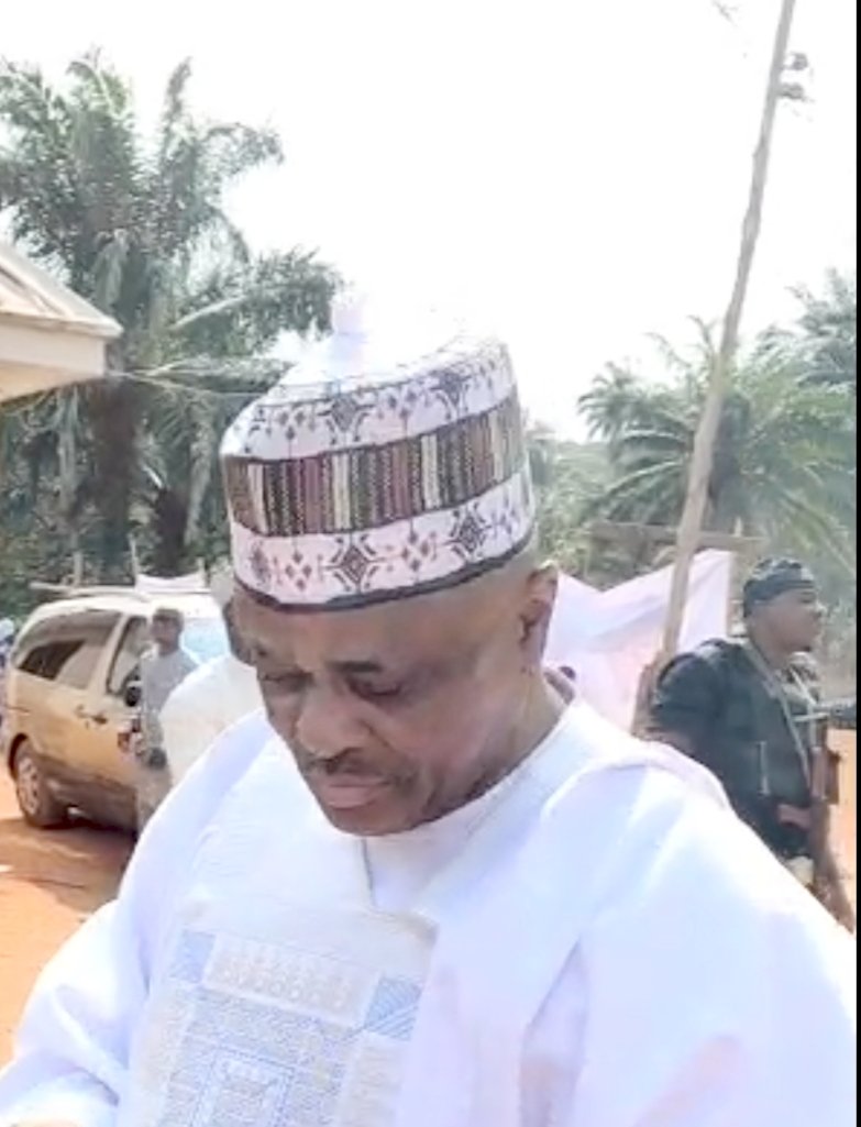 2002Idris's tweet image. Y Y compliments