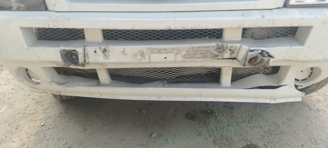 #हमीरपुर:– बिना फ्रंट नंबर प्लेट के सड़कों में फर्राटा भर रही लोक निर्माण विभाग लिखी गाड़ी,खुलेआम जिम्मेदार अधिकारी उड़ा रहे यातायात नियमों की धज्जियां,गाड़ी में लोक निर्माण विभाग लिखा होने से यातायात विभाग नहीं कर पा रहा कोई कार्रवाई, मामला हमीरपुर जनपद मुख्यालय का..।।