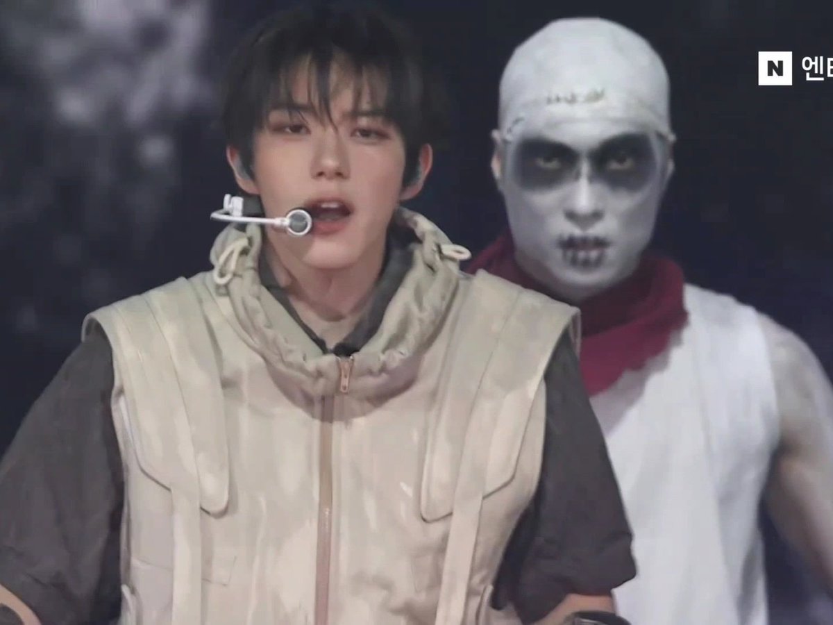 eabgnuoykoes's tweet photo. mon maap bgt ini tpi ngakak bangettt kenapa ada tuyul nyasar ke stage 😭😭😭 https://t.co/BHityaVwYm