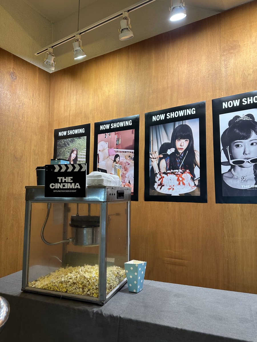 우리 강아디 내 나이를 물어보더니 
스물 한살 이래도 믿겠다고 함
이름 위에 21 이케 써놨어ㅜㅜ 
너무 귀여워🤍

나는 스물 하나, 루다는 스물 둘 하기로!
나랑 그러기로 했으니까 이제 우리 20대야😚

내 생일 물어보고 하트도 그려줌..😍
내 천사야, 내 자랑아🤍

#루다