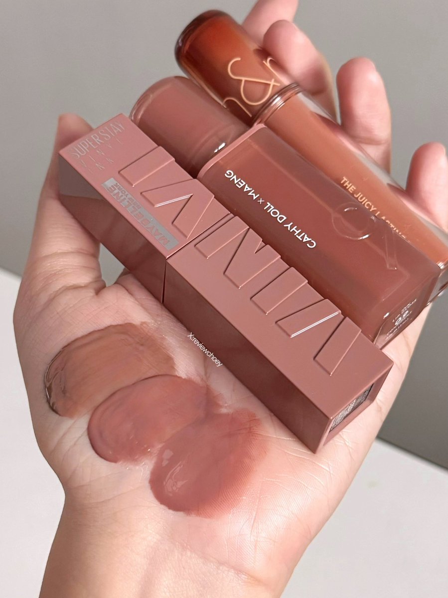 reviewchoey's tweet image. รวมลิปโทนนู๊ดน้ำตาลตามเรฟ✨🤎 โทนนี้สวยมากกก สีเหมือนจะดุ แต่พอทาบนปากโคตรสวยยย นัวมากกกกกกกกก