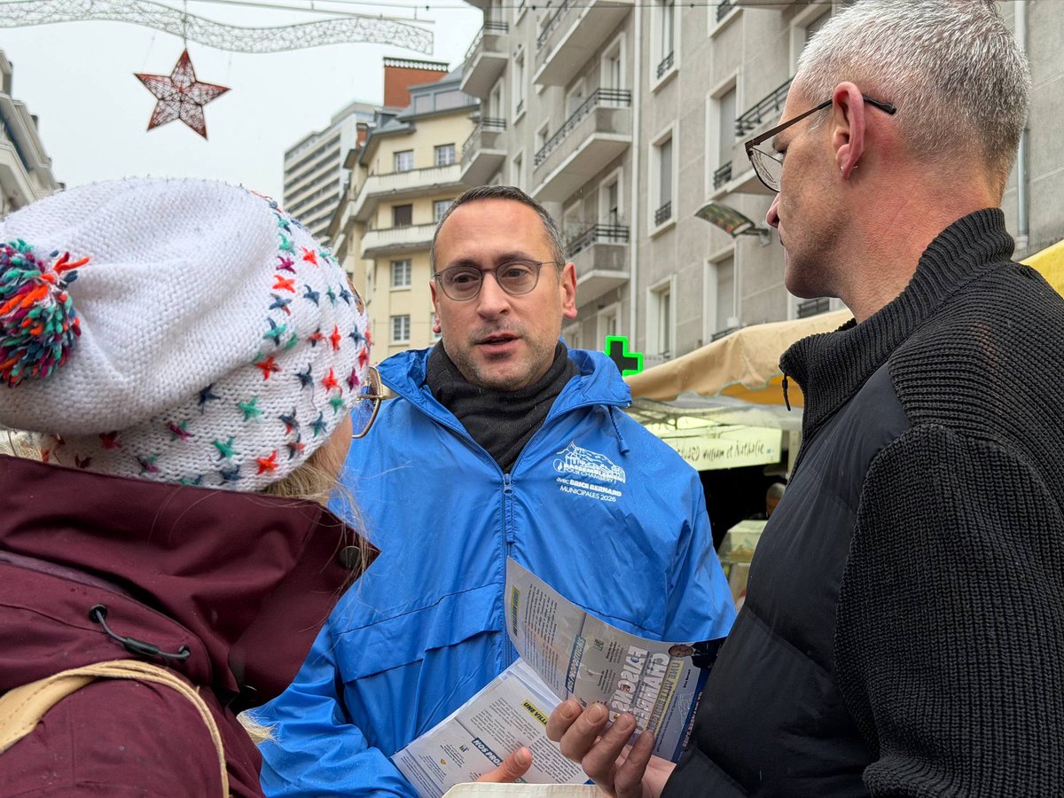 B_Bernard73's tweet photo. Présents ce matin sur le marché de #Chambéry pour présenter nos propositions aux habitants et échanger sur les enjeux locaux : une gestion responsable des finances publiques, des investissements utiles et un service public de qualité.

Merci pour vos soutiens ! 🇫🇷 https://t.co/H1YviYkiHv
