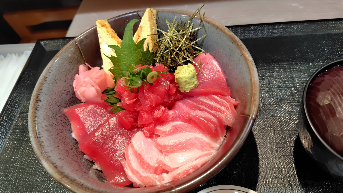 正月休み経て今年のキラメッセ始まりました！よろしくお願いします☺️
楽市ぽんかん、ネットも箱物も沢山出てます🍊
そしてレストランかなり良さげな生本マグロ緊急入荷したので、三連休限定生本マグロ丼やってます。2,300円で赤身からトロまで盛りだくさん🤤お年玉残しとけば良かった😂（30代中年）