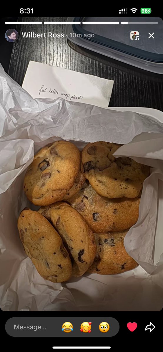 kaheldiaries's tweet image. “feel better asap please!” PWEDE BA KAYO TUMABI AT #SILANA