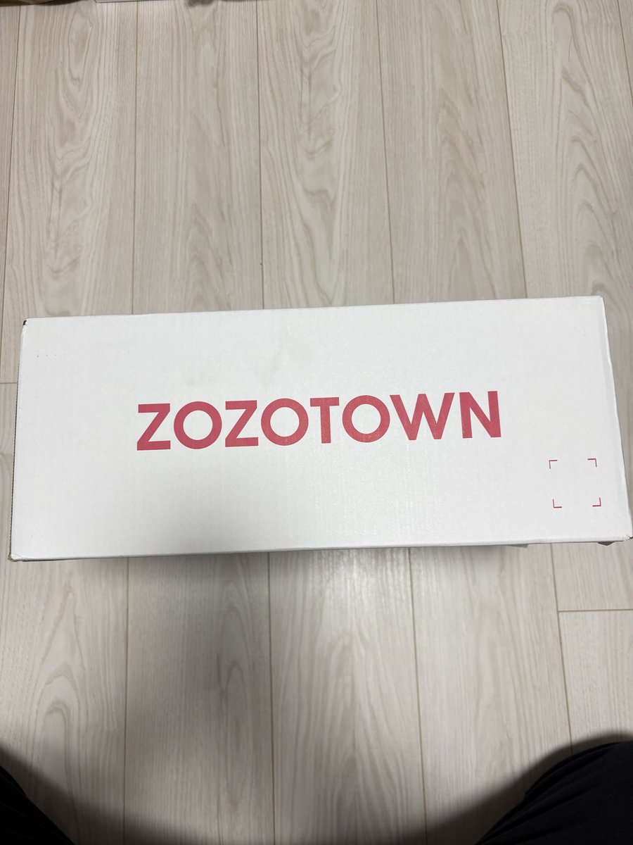 mariku0120's tweet photo. 初めて届いた！
黒い箱のイメージだからびっくり！

#ZOZOWEEK箱CP https://t.co/FK5A48oW7I