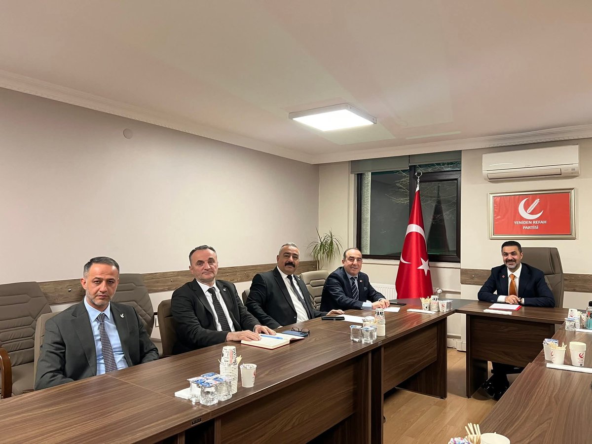 StkRefah38315's tweet photo. Genel Başkan Yardımcımız Sayın Bilal Yıldırım riyasetinde, Genel Merkez STK ile İlişkiler Başkanlığı icra toplantımızı gerçekleştik.
Alınan kararların hayırlara vesile olmasını diliyoruz. https://t.co/n5qK55vTCf