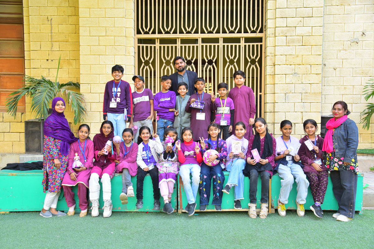 NJVSchool's tweet photo. Our P1 and P2 students celebrated the last day of Colour Week with great joy and enthusiasm.

#NJVSchool #Akhuwat #GovernmentOfSindh #njvsmb #Primary1 #Primary2 #ColourWeek #LearningWithFun #HappyLearners https://t.co/ytlktiKcqv