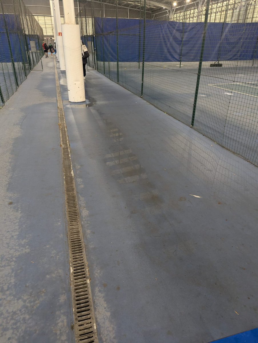 🔴 Lamentable estado de la instalación de tenis en Fadura #Getxo. Más información 👇

diariodegetxo.es/?p=45076