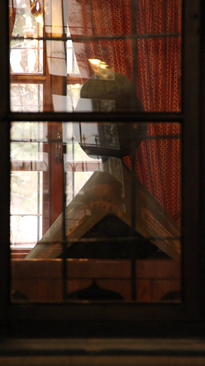 "Bu dünyâya verme gönül dünyâ sana kalır değil
Dünyâ seven Dost katına yüz akıyla varır değil"
📍 Taceddin Veli Dergâhı/Ankara