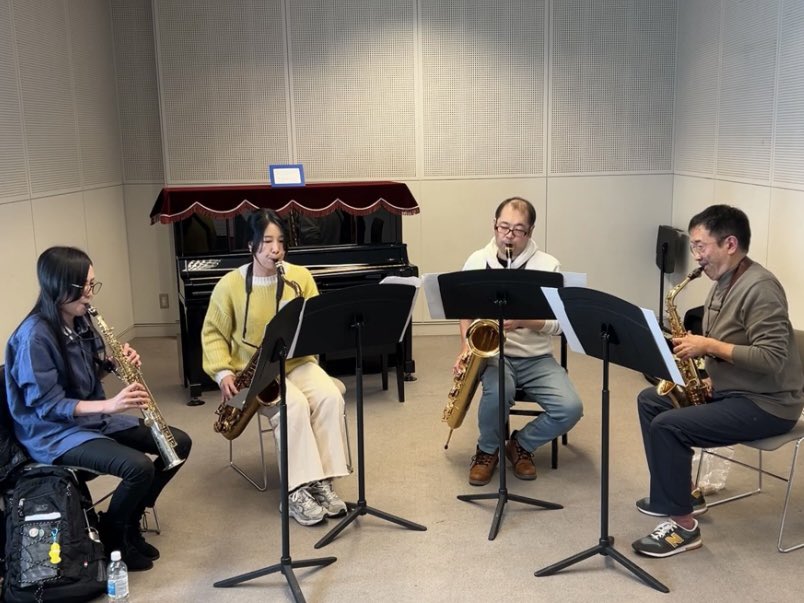 GraceQuartet's tweet photo. 明日はアンコン県大会！

今日は最後の追い込み練習を行いました🎷

そして練習後は決起お食事会😊

ファミレスですが😅

明日は自分たちの持てる力を発揮できるよう、頑張ります❕ https://t.co/Y0q48WCkif