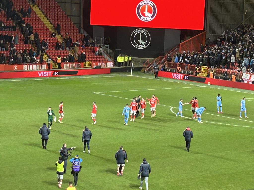 ksnfootball's tweet image. Taking a break from Sky Bet Championship football, @CAFCofficial start their FA Cup campaign with a third round FA Cup tie when hosting Premier League @ChelseaFC this evening - @MarkDoigFC previews the game. kentsportsnews.com/charlton-athle…