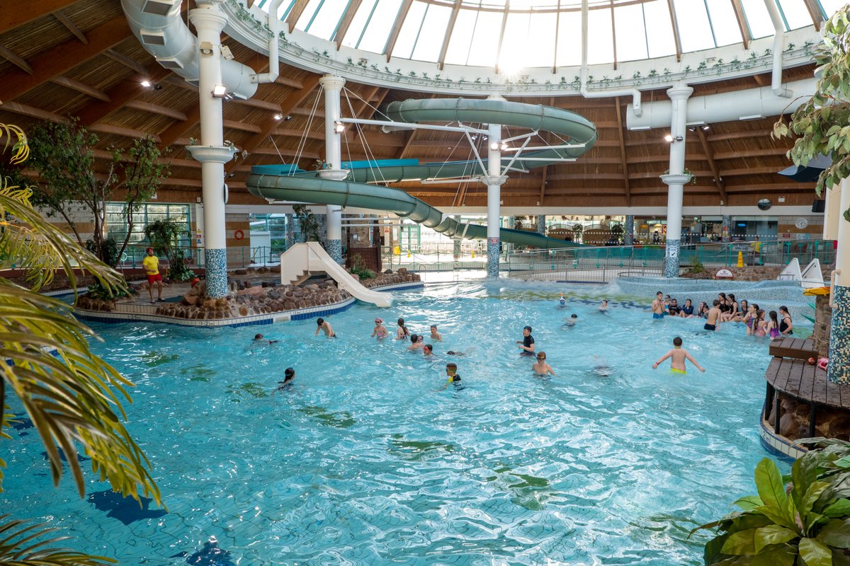 Kick off 2026 with a Splash at the Aqua Dome!
🌊 Saturday Splash Time! 💦

Make weekends in 2026 unforgettable with endless fun in our children’s pools 🏊‍♂️😄

Open weekends 10am–7pm
📲 aquadome.ie

#visittralee #lovetralee #discoverkerry #ExploreTheKingdom #traleetoday
