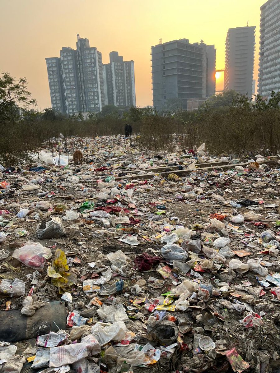 ashjha12's tweet photo. @SwachhBharatGov @SwachhataIndia @OfficialGNIDA  @MoHUA_India @CeoNoida GARAGE DUMP: Iteda Village, Greater Noida (W) Gautam Buddha Nagar: (https://t.co/rCc4aA01nN):
Despite complaint on SwachhBharatapp, NO ACTION. Unhygienic &amp; posing serious health hazards. Kindly resolve. https://t.co/JEVE2gYyjw