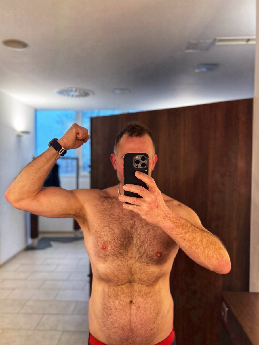 F2P82's tweet image. Sport auch wieder abgehakt für heute 🏋️😎