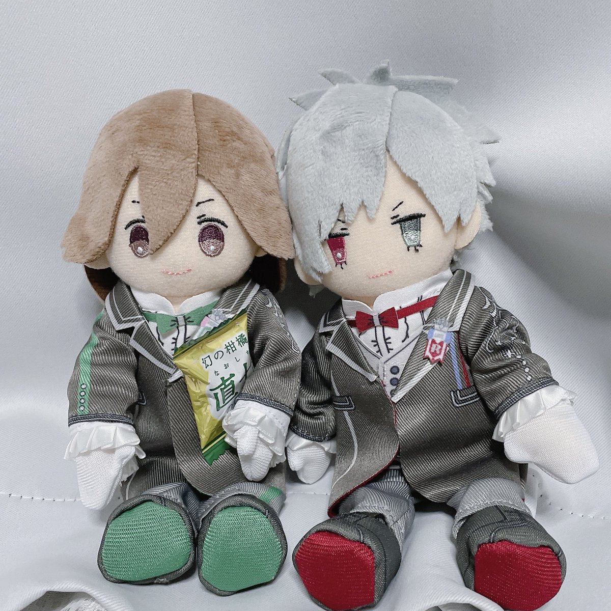 「←しずしずとやってきた素体のぬす 綺麗なおべべ着て飴もらってくつろいでるぬす→」|北町のイラスト
