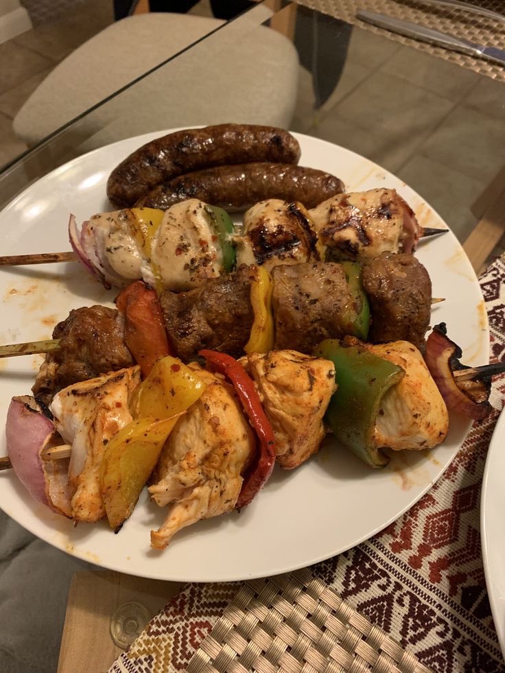 bawangmeera's tweet image. ⠀ 
📍 𝗔𝗱𝗵𝗶𝗻𝗮𝘁𝗮 𝗙𝗮𝗺𝗶𝗹𝘆’𝘀 𝗠𝗮𝗶𝗻 𝗛𝗼𝘂𝘀𝗲

Sibuk banget ya orang orang, ada yg sibuk makan, ada yg sibuk ngobrol dan ada yg sibuk pacaran (aku) haha 🍢🍻
 ⠀