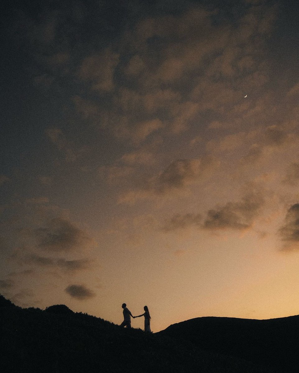 RumahSufi's tweet image. أجمل ما يمكن أن تعطيه لمن تُحب هو: وقتك، لأنك تعطيه ما لا يمكن استرجاعه

Hal terindah yang bisa engkau berikan kepada orang yang engkau cintai adalah waktumu. Karena engkau memberikan sesuatu yang takkan mungkin bisa diambil kembali.”