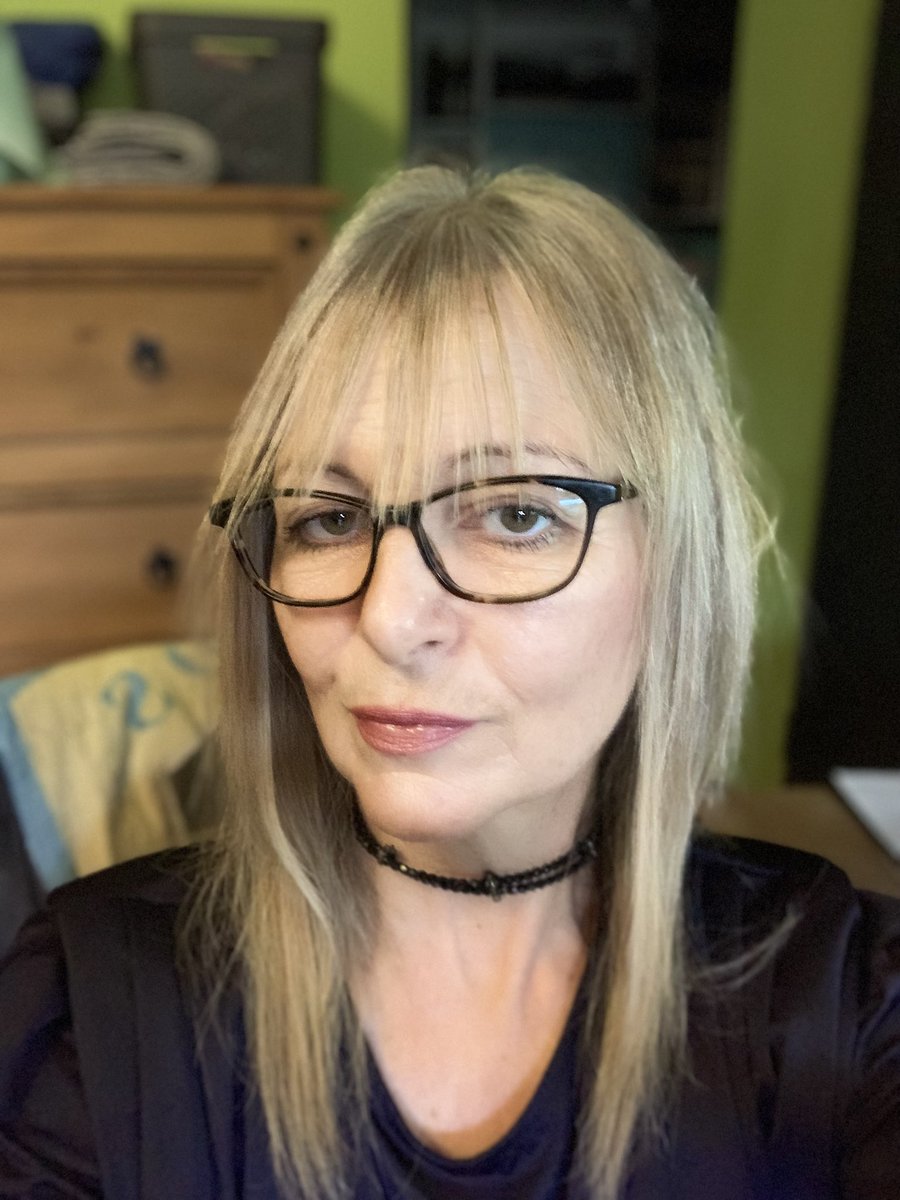 Waiting for my first victim 😈 <a href="/houseducroix/">House DuCroix</a>