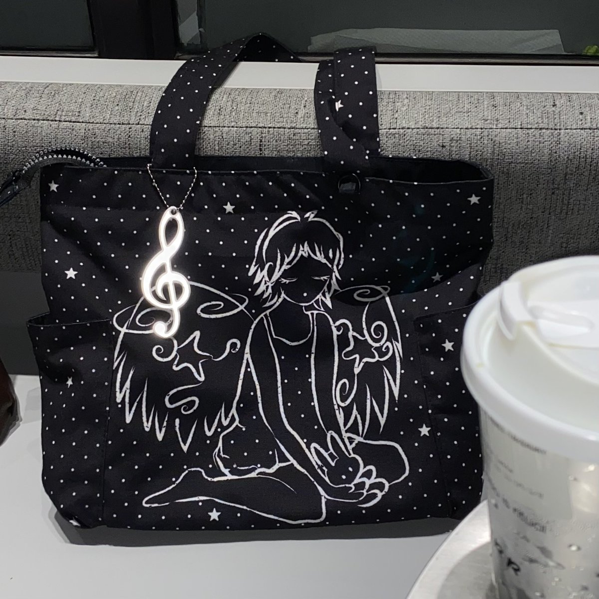 solar_std's tweet image. 📢 H-2 CLOSE PO📢

Ingfoo pentinkk!!
Temen temen yang ikut PO nanti bakal aku kasih free gantungan reflector kaya di pict ini yaaa!! plsss jangan sampai ketinggalan 😁🫵