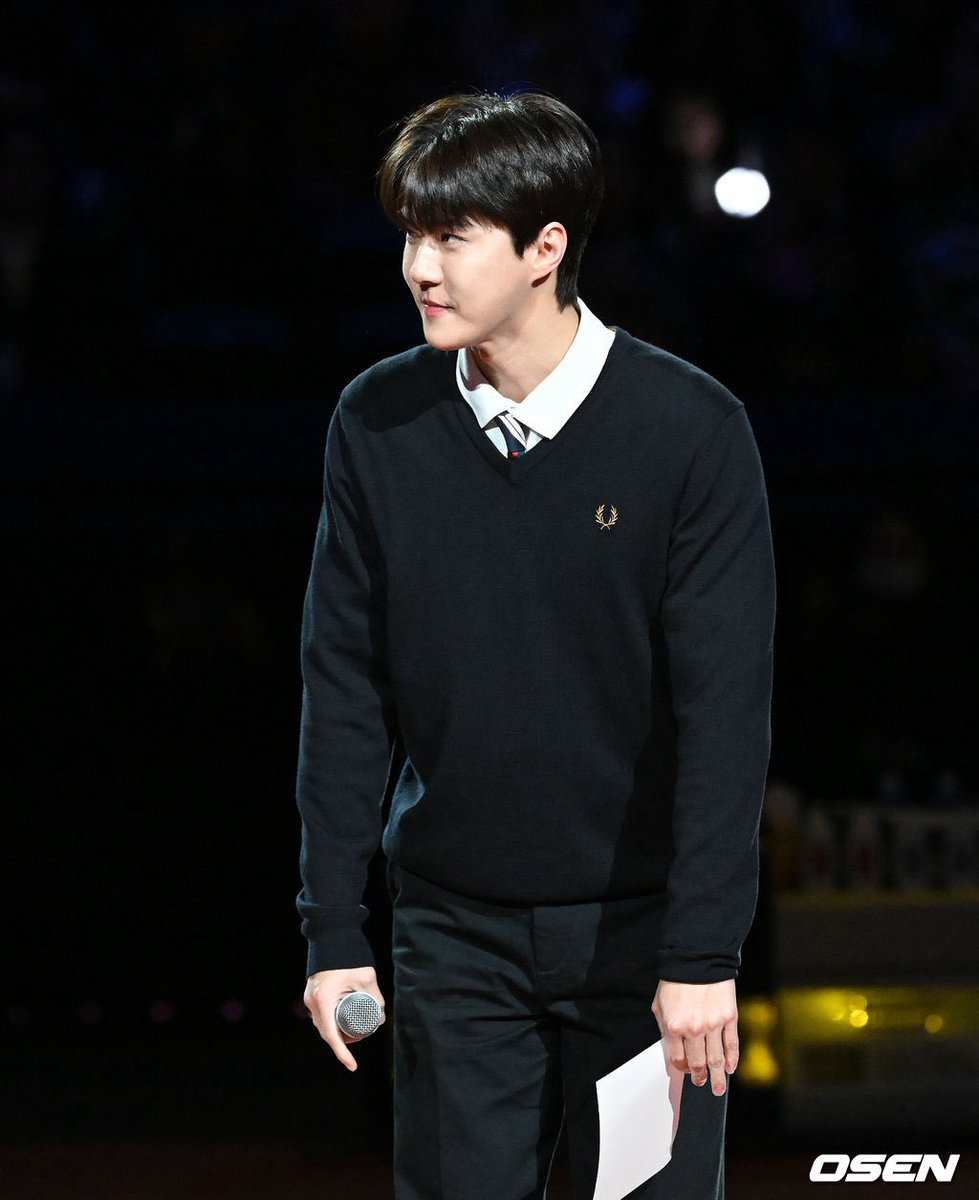 milkteus's tweet photo. press photos of sehun as the special opening guest for the hyundai card super match 14 between jannik sinner and carlos alcaraz today .ᐟ 🖤

#OurCoinTosserSEHUN
#세훈x현대카드슈퍼매치 https://t.co/3uaXksXwvc