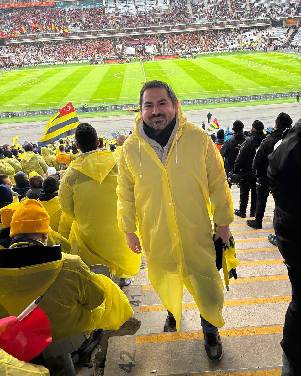 Sevdamız <a href="/Fenerbahce/">Fenerbahçe SK</a> 💛💙