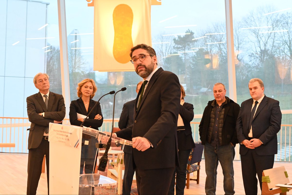 Image de Préfet des Hauts-de-Seine - Alexandre Brugère, Préfèt des Hauts-de-Seine, représentait hier, la ministre de la Culture Rachida D