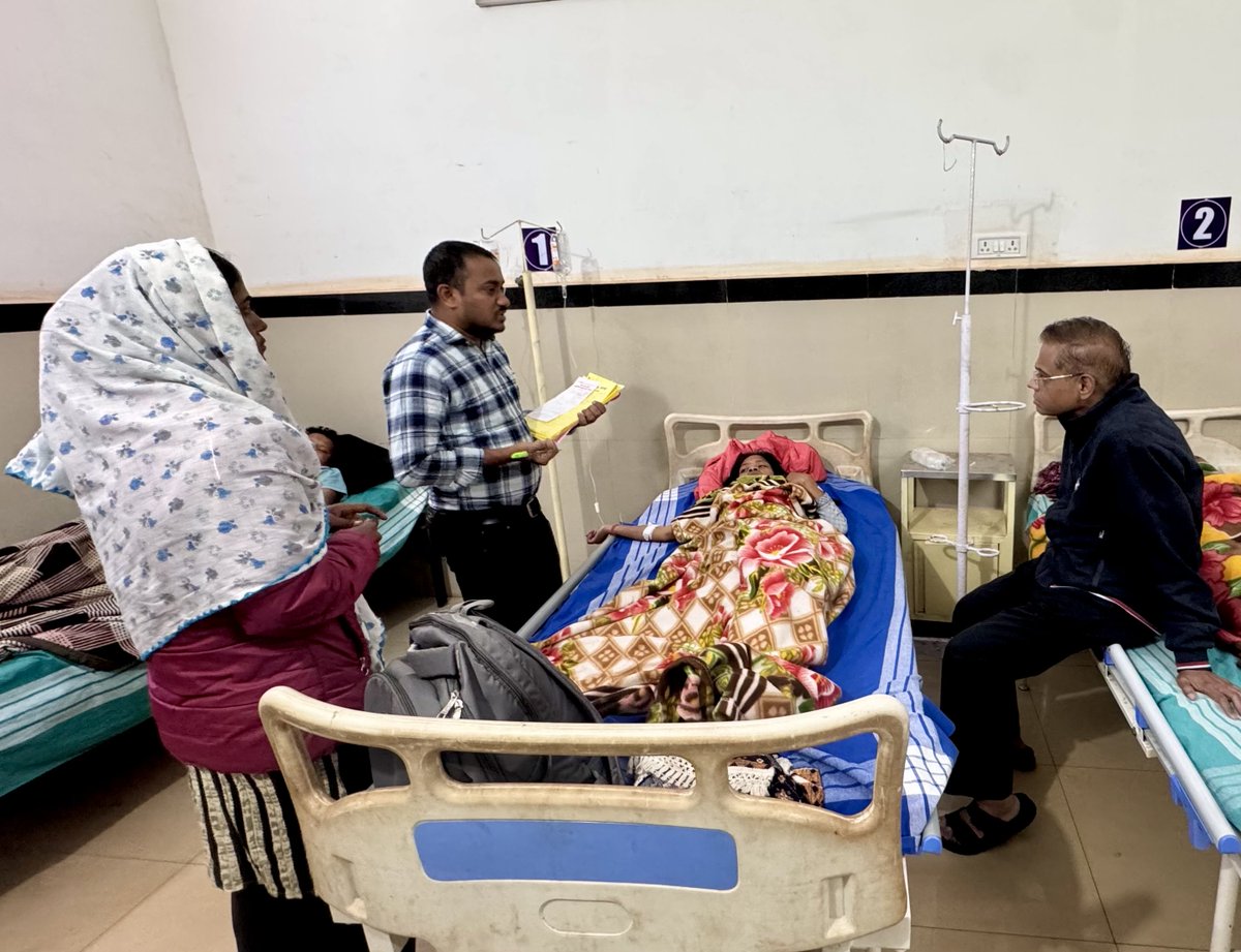 बहन बिंदेश्वरी, भाई श्रवण कुमार, भाई कमलेश कुमार से मिलने सामुदायिक स्वस्थ केंद्र अभनपुर गया । 

पिछले 24 दिनों से तूता में आमरण अनशन कर रहे डीएड के साथिगणों में से अब तक लगभग 120 अभ्यर्थियों की हालत बिगड़ने के कारण विभिन्न अस्पतालों में भर्ती हो चुके हैं । 

- गारंटी देकर पूरी