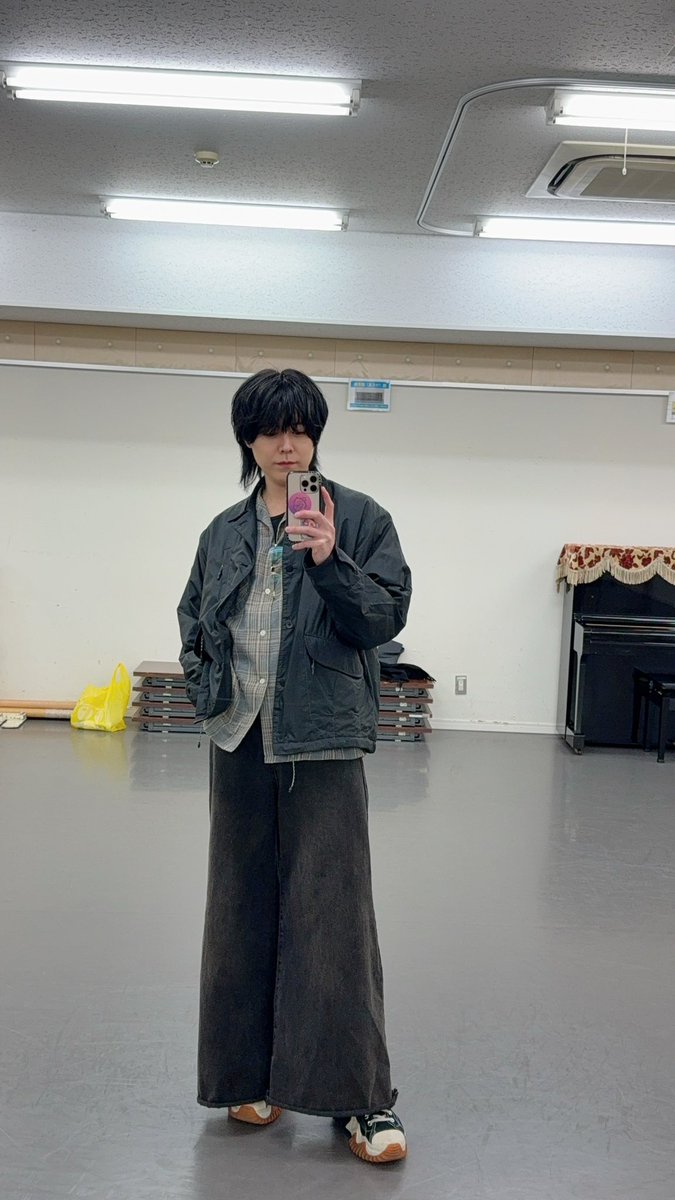 BLACKIRIS_hiro's tweet photo. フリーライブありがとうございました！！

今日復活したのはアイドンケアとBJ🙌

明日はなんか復活あるかなー？😌 https://t.co/8wwOP9Dn6E