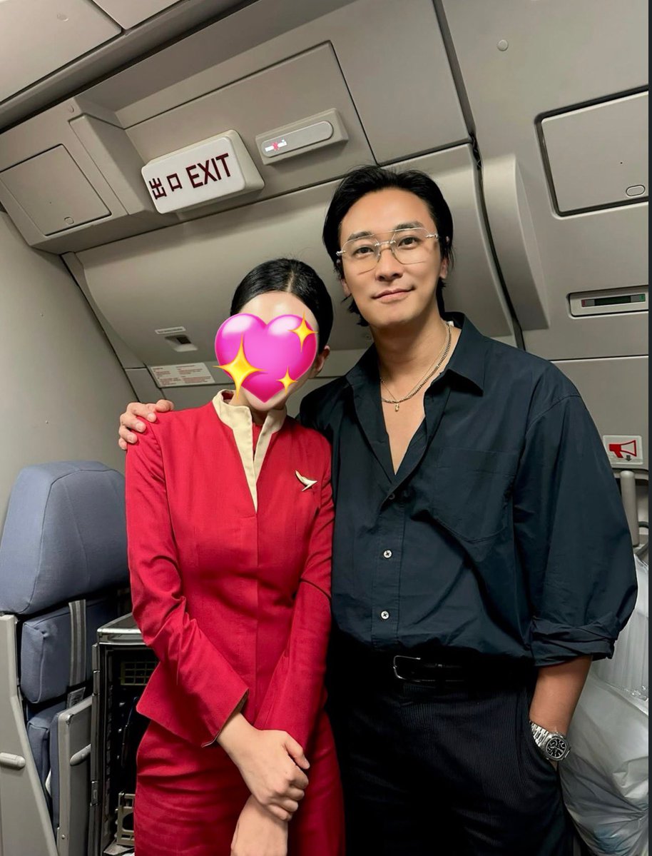 jujihoononly's tweet image. ลูกเรือที่เจอ #จูจีฮุน แชร์รูปคู่ลงในไอจีค่ะ 

เจ้าของโพสต์บอกว่าเป็นแฟนคลับ จูจีฮุน มาตั้งแต่เด็ก ตั้งแต่ Princess Hours เลย พอได้มาเจอตัวจริงและมีโอกาสดูแลในฐานะลูกเรือ ก็ทั้งดีใจและตื่นเต้นมาก ถึงขั้นได้จับมือกันด้วย เลยอยากบอกว่ายินดีที่ได้ดูแล

ปล. เอนดู #…