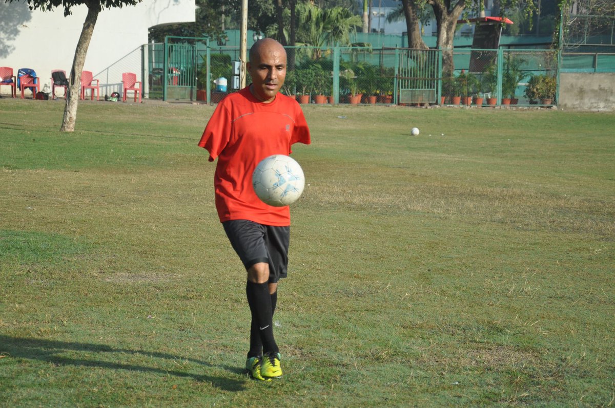 Vikram70's tweet photo. Some people go to therapy. Some go to the gym. Some just play football and let the sweat sort their life out. https://t.co/HyPqWA9KtC