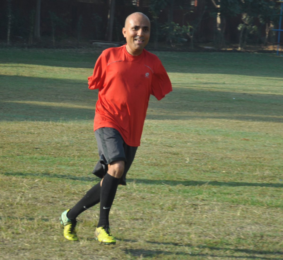 Vikram70's tweet photo. Some people go to therapy. Some go to the gym. Some just play football and let the sweat sort their life out. https://t.co/HyPqWA9KtC